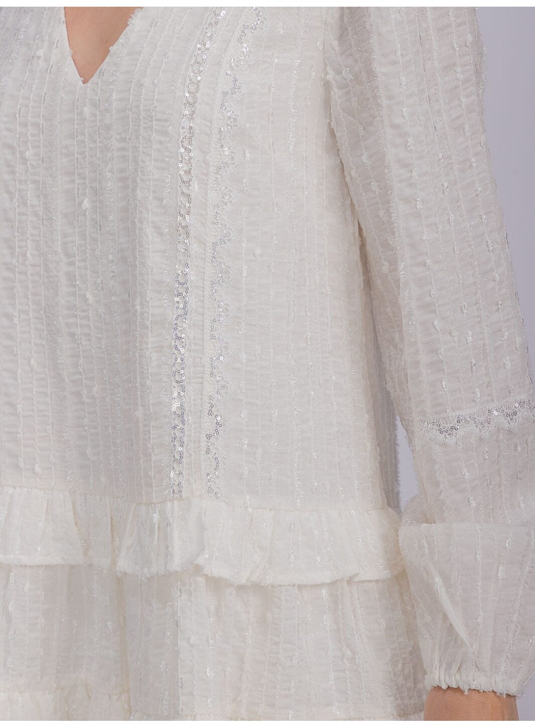 WOMEN'S LONG SLEEVE V-NECK RUFFLE TIERED SHIMMER MINI DRESS