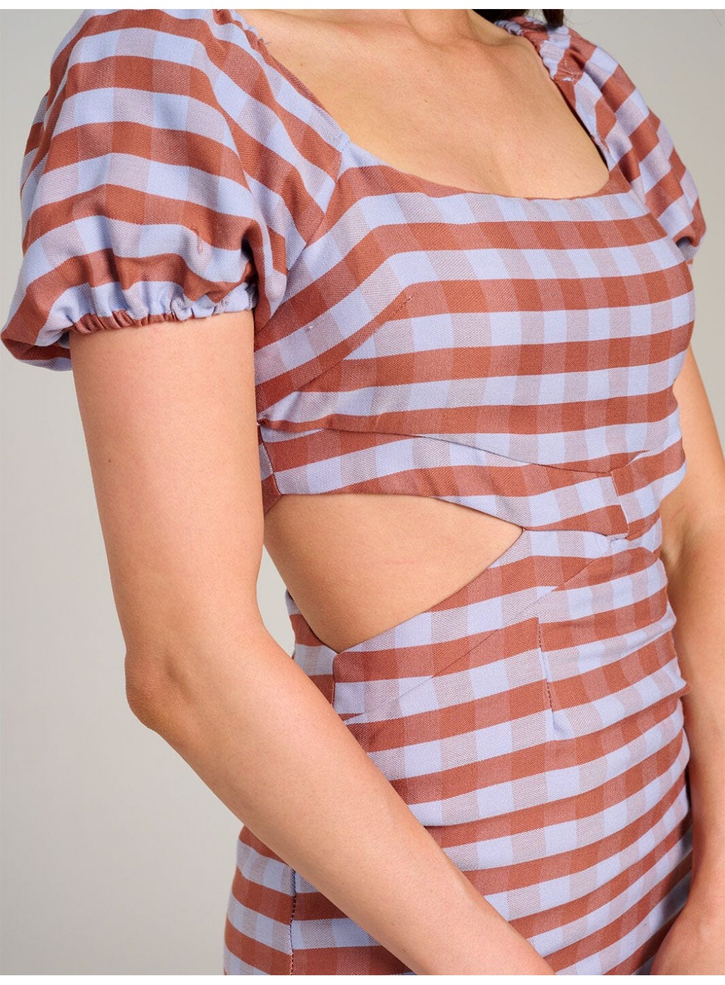 WOMEN'S SHORT SLEEVE CUT OUT COLORBLOCK STRIPES BODYCON MINI DRESS